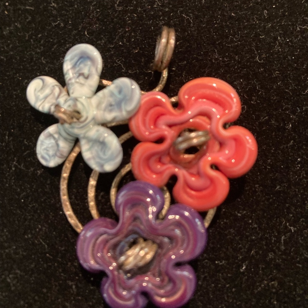 Handmade Class Flower Pendant - Picture 2 of 4